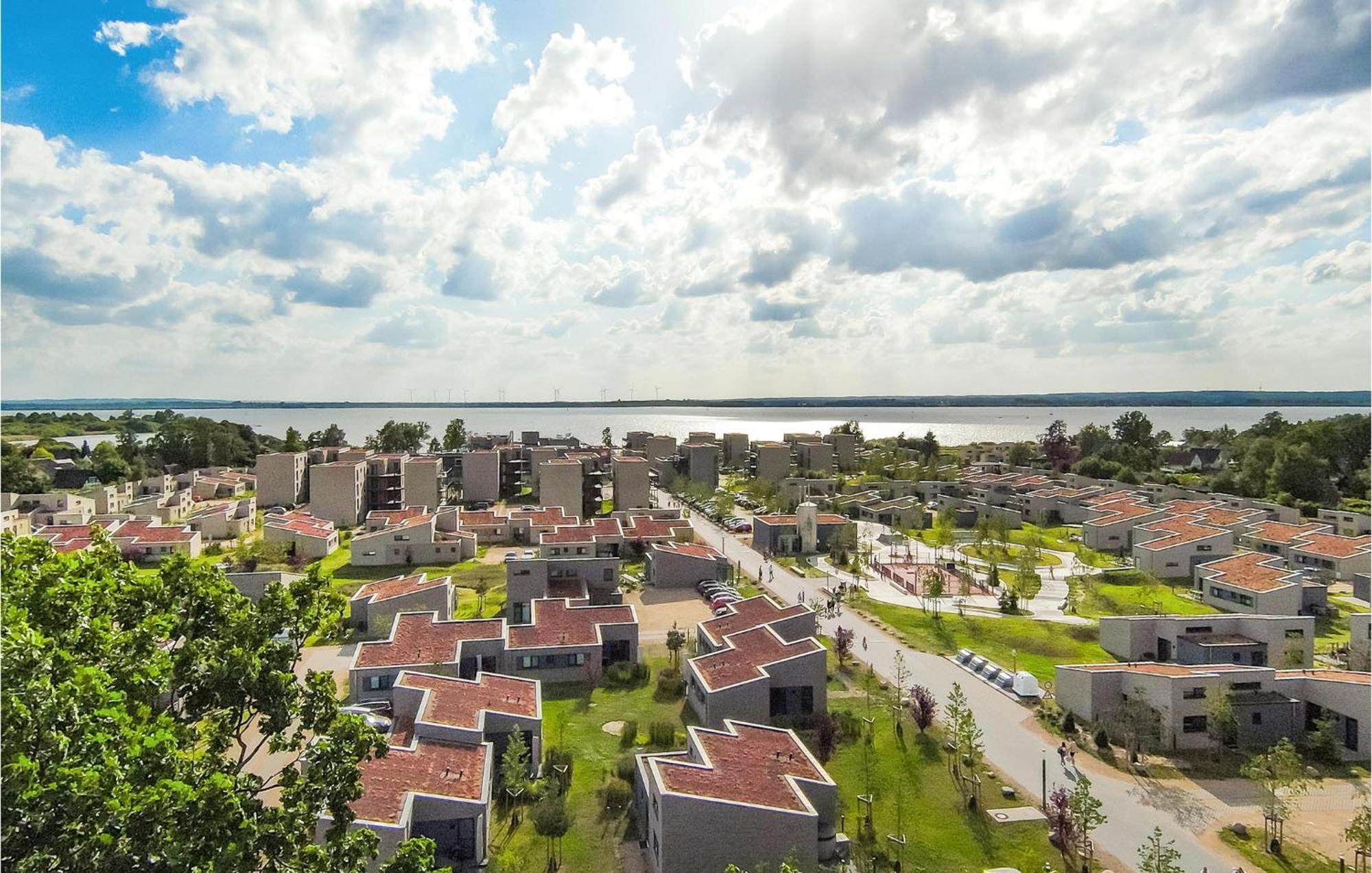 2 Bedroom Beach Front Home In Lembruch-Duemmer See Екстериор снимка